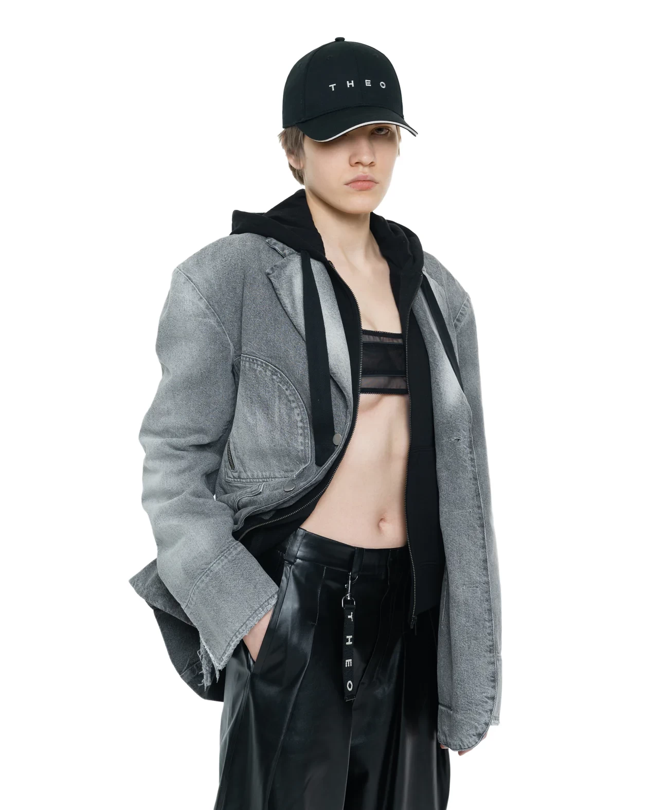 THEO CAP  WITH KEYCHAIN IN BLACK