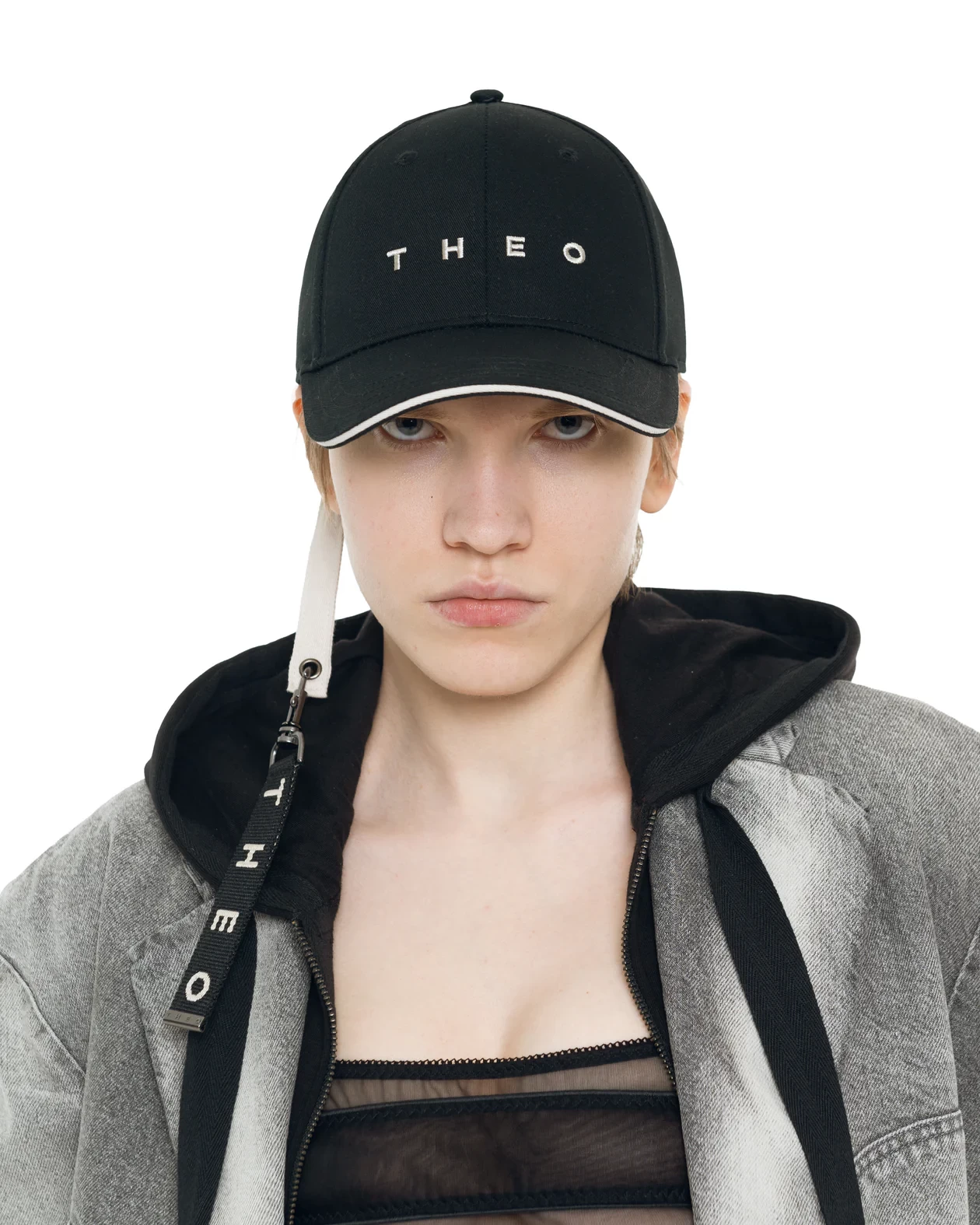 THEO CAP  WITH KEYCHAIN IN BLACK