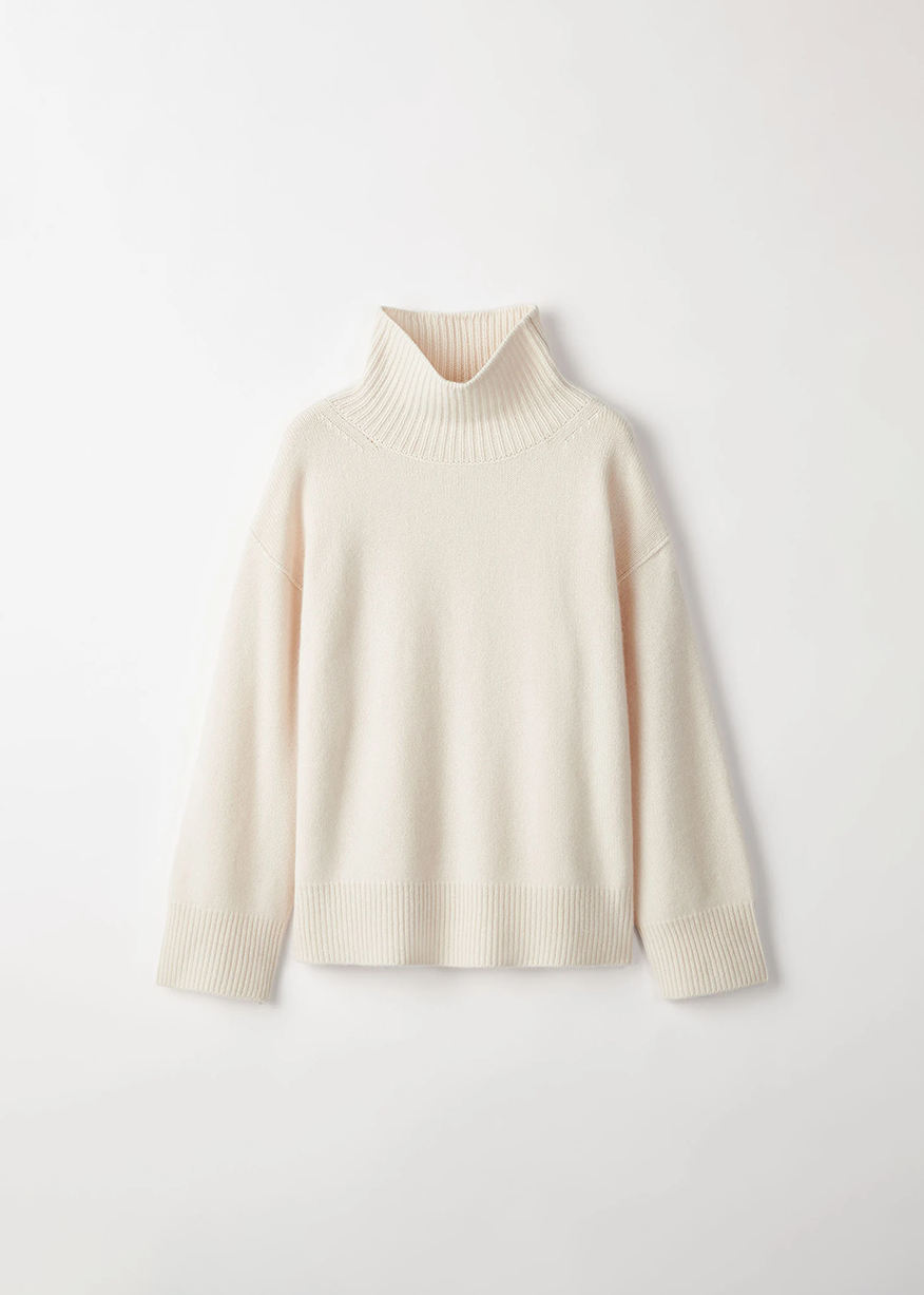 BOYFRIEND TURTLENECK WHITE
