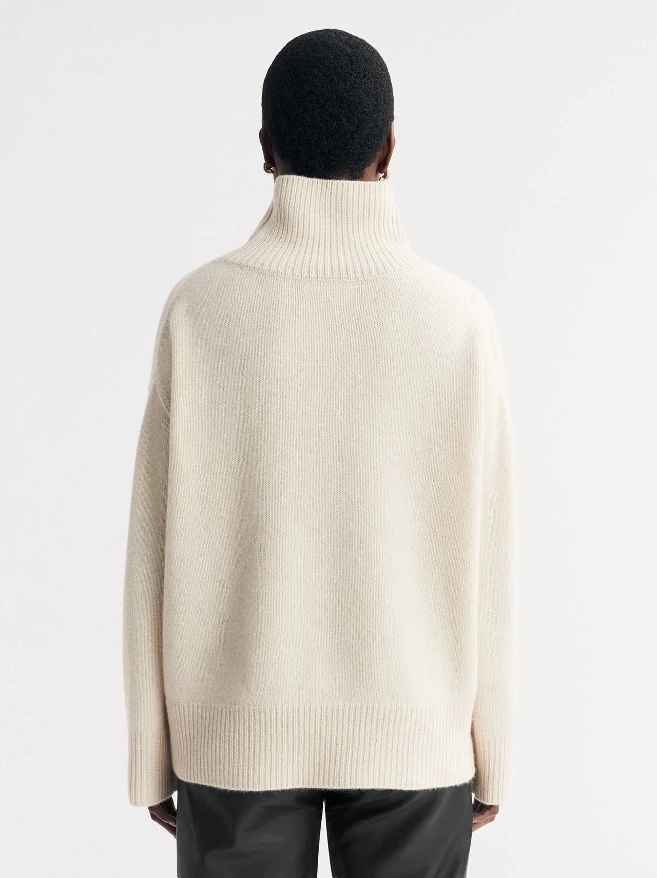 BOYFRIEND TURTLENECK WHITE