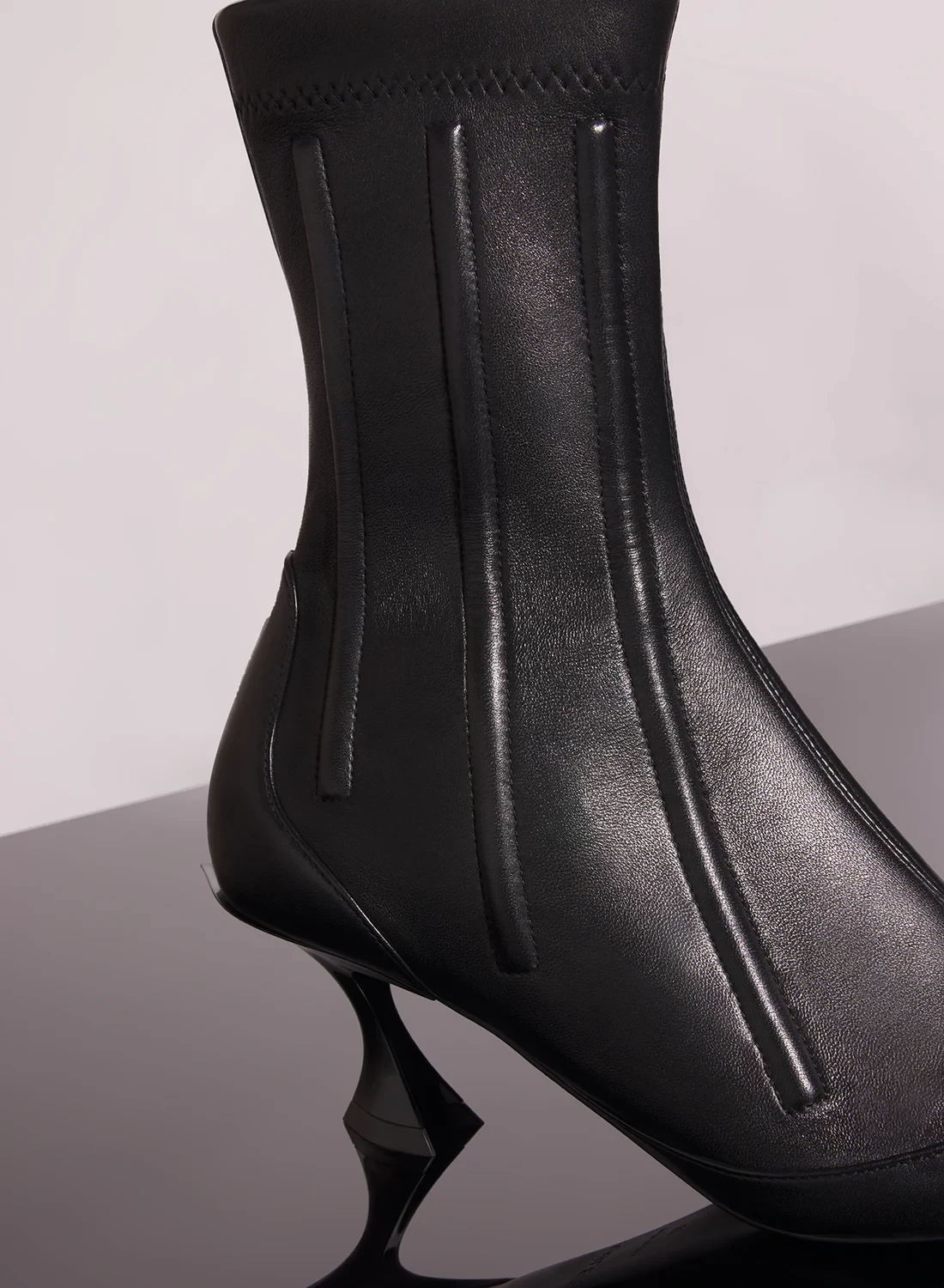 KITTEN ANKLE BOOTS IN CALFSKIN BLACK LEATHER