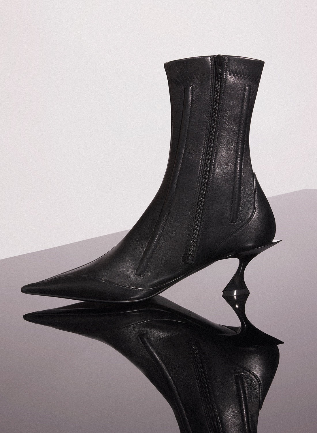 KITTEN ANKLE BOOTS IN CALFSKIN BLACK LEATHER