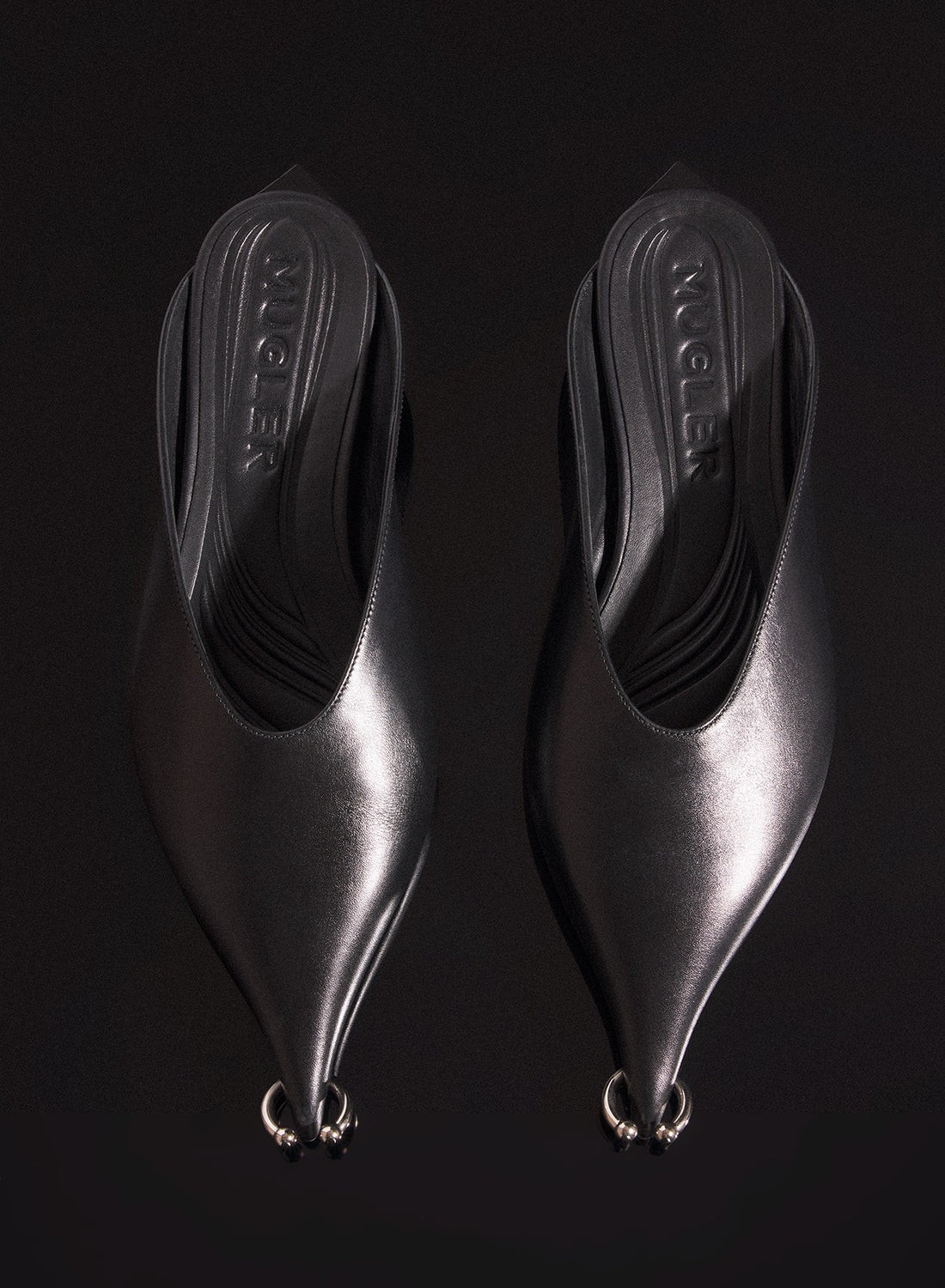 PIERCING POINTY FLATS IN CALFSKIN BLACK LEATHER