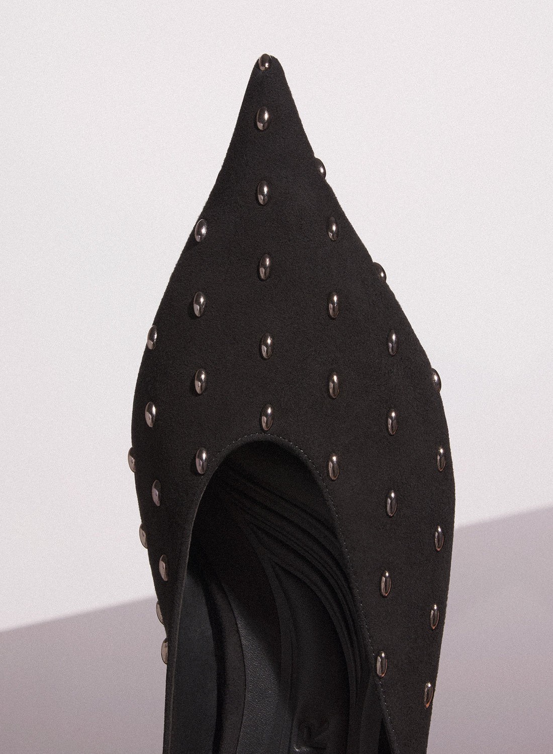 POINTY STUDDED FLATS IN BLACK SUEDE