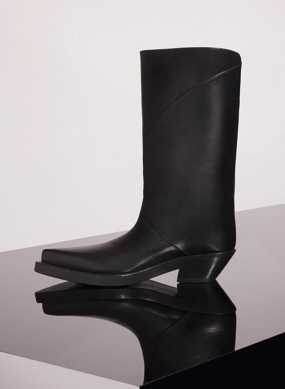 SANTIAG BOOTS IN BLACK LEATHER